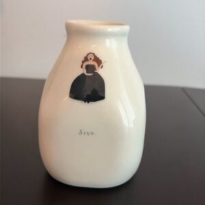Medium Icon Vase by artist Beth Mueller